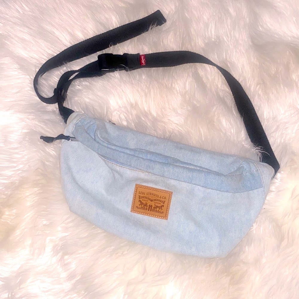 Levi’s Denim Fanny Pack - Picture 2 of 5